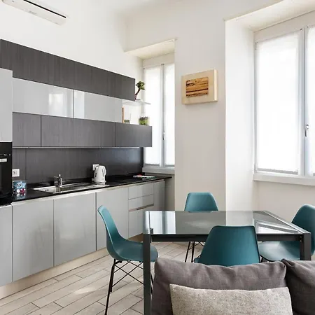 Spacious Retreat Steps From Lambrate Metro- Via Pacini Milão